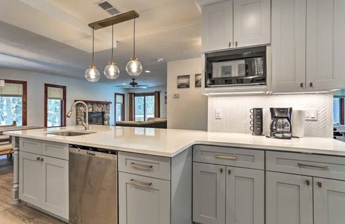 Pocono Pines House | Pocono Mountains Lake Naomi - Pocono Pines, PA renovated luxury design house