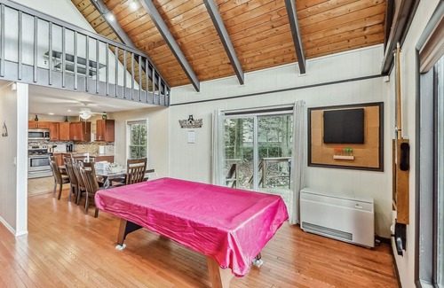 Tobyhanna House | Poconos Chalet Newly Renovated, Great Location 4 Bedroom Home by RedAwning