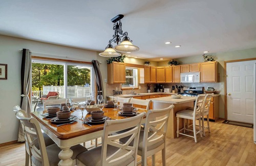 East Stroudsburg House | Poconos Retreat | Dogs, Pool, Hot Tub, & Game Room