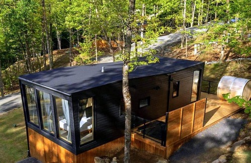 La Conception Ski Chalet | Pod at Bel Air - Ideal for Friends/Family - Private Jacuzzi & Sauna - Bbq