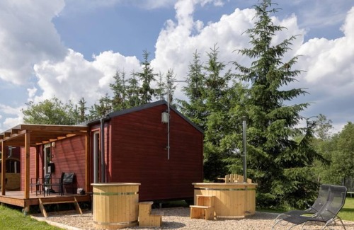 Dolni Branna House | Pod Liščím kopcem 2+2 hot tube by Interhome