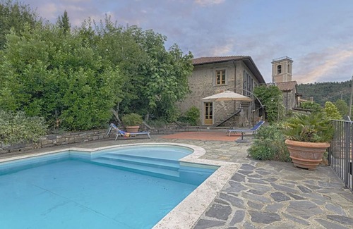 Licciana Nardi Villa | Podere dell 'Angelo - 9 Pax / Pool / large outdoors