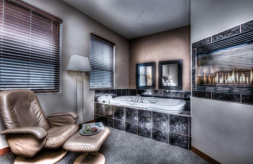 Grande Prairie Hotel | Podollan Inn & Spa - Grande Prairie