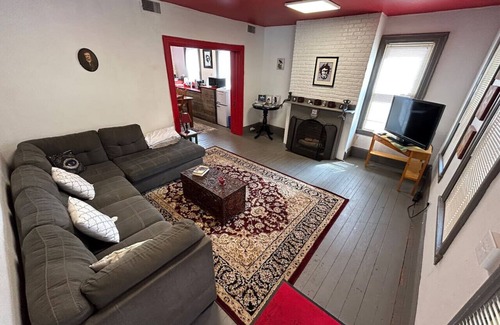Milford House | Poe Themed Home Close to Beaches and DE Turf