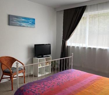 Elwood Apartment | Poets Retreat