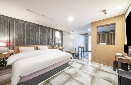 Pohang Hotel | Pohang Jukdo Market Tahiti