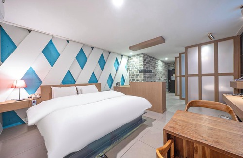 Pohang Hotel | Pohang Jukdo Market Tahiti