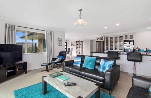 Pohara House | Pohara Beach Life Sum