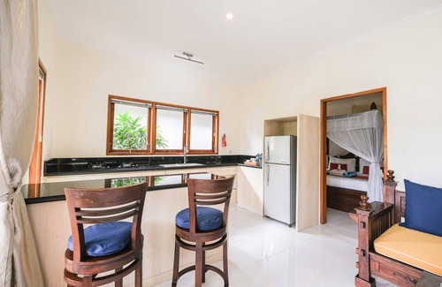 Gretek Hotel | Poinciana Resort Bali