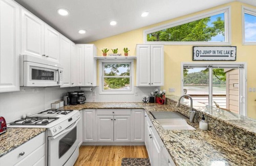 Rocky Top Cottage | Point 3 Paradise - Dbl Decker Dock, Firepit & More