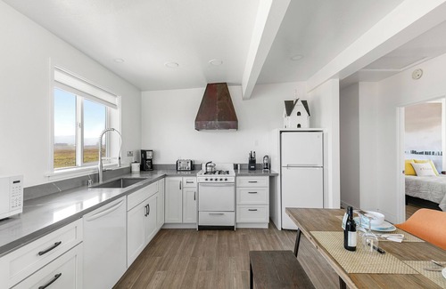 Point Arena Apartment | Point Arena Lighthouse - Keeper's Apartment
