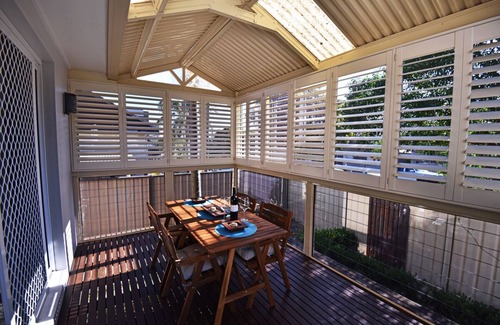 Bulli House | Point Bulli. Escarpment views, 2 minute walk to Sandon Point beach