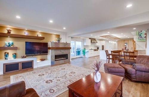 Sunset Cliffs House | Point Loma Serenity -6BR/4BA w/Panoramic Views