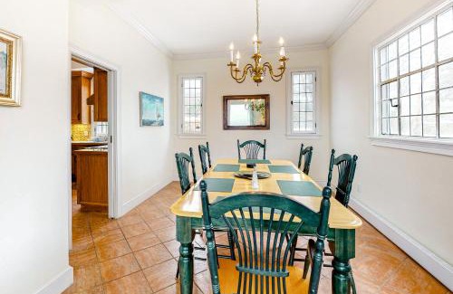 Gloucester Apartment | Point Radio Cottage