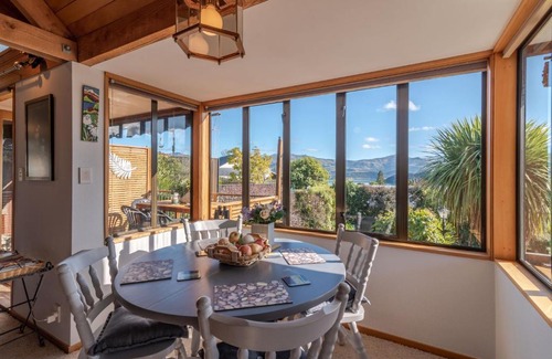 Akaroa House | Pointers - Akaroa Holiday Home