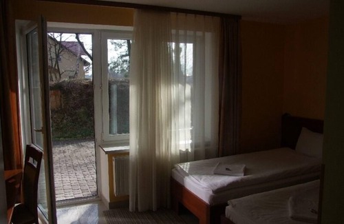 Rzeszow House | Pokoje Gościnne Warneńczyka 85A