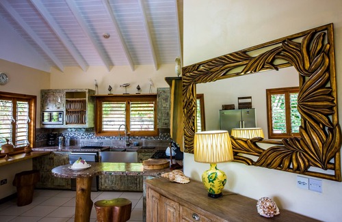 Marigot Bay Villa | Polaris ATV buggy included in rental! Magnificent Sea views & Beach 2 mins away
