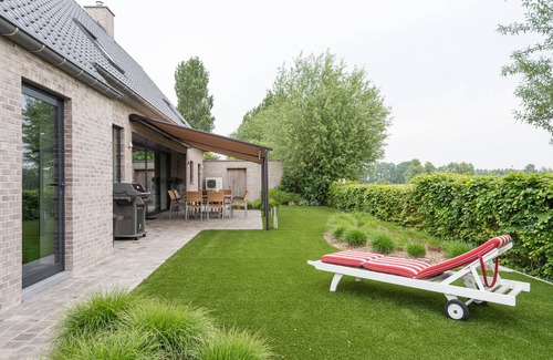 Watervliet House | Polderwoning Cleylantshof max. 8 p midden in de polders van het Meetjesland.