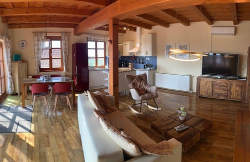 Lengyeltoti House | Poldis Tajhaz, country house with pool, children and dogs welcome