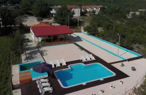 Donji Dolac House | POLJIČKO IMANJE -a place to be