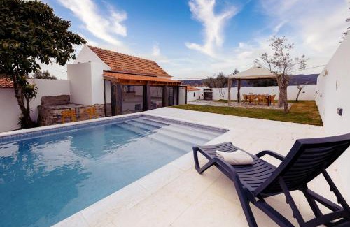Serta Villa | Pomar das Oliveiras - Private Swimming pool - Free EV Chrg - Pet Friendly