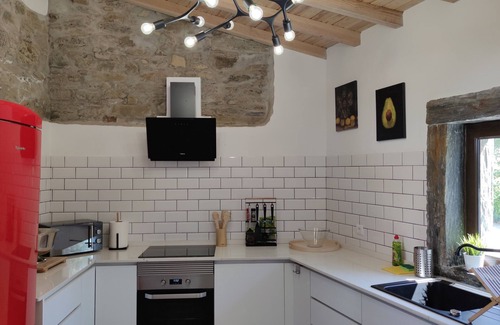 Serta Cottage | Pomar das Oliveiras with swimming pool, free EV charging, Pet friendly