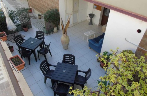 Citta Giardino House | Pomegranate Room B&B Terra Mia Guesthouse