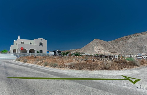 Perivolos Apartment | Pomegranate Tree House 1.5km from Black Beach