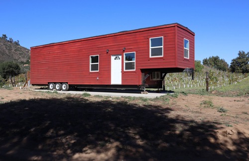 Fallbrook Cabin | Pomelo Cabin @ Vinyard Winery, 6 Adults, 2 Kids, Wifi, AC, Fallbrook