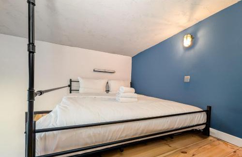 Srodmiescie Apartment | Pomorska Cosy Studio with Mezzanine by BookingHost