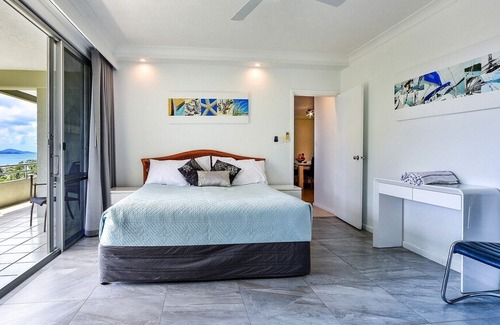 Hamilton Island Apartment | Ponciana 101 Hamilton Island Centrally Located 3 Bedroom, Plus Buggy