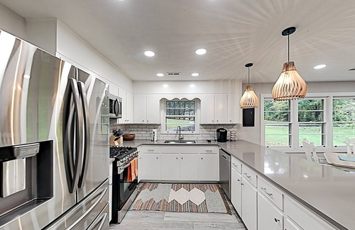 Mountain Home House | Pond Paradise near The Barn at Tall Oaks with Large Dog-Friendly Yard