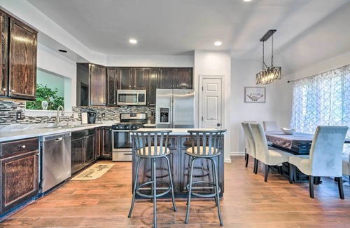 Woodbridge House | Pond-View Deck + Pool Table: Woodbridge Haven!