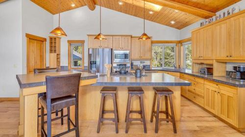 Three Rivers House | Pony Express 7