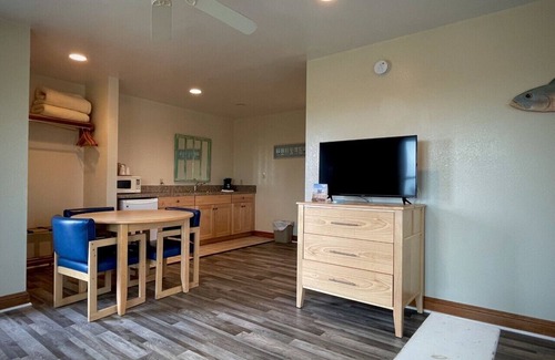 Ocracoke Hotel | Pony Island Inn