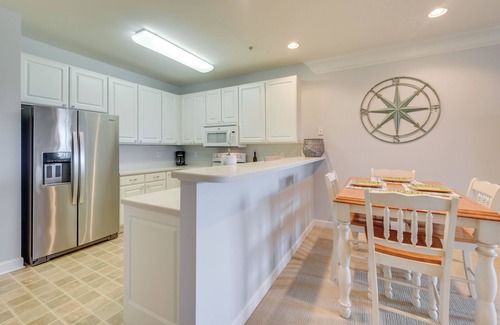 Calabash Condo | Pool Access & 11 Mi to Beach: Calabash Condo!