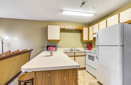 Surfside Beach Condo | Pool Access & Balcony: Condo in Myrtle Beach!
