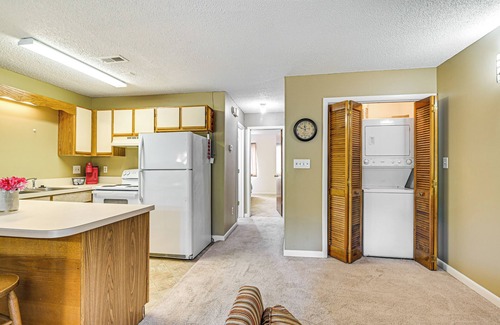 Surfside Beach Condo | Pool Access & Balcony: Condo in Myrtle Beach!