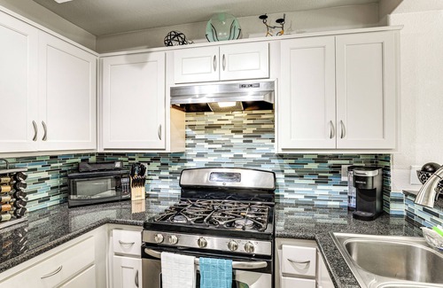 Las Vegas House | Pool Access: Beautiful Modern Home in Las Vegas!