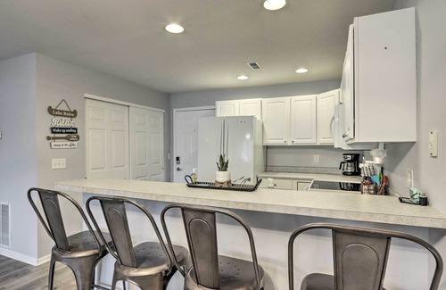 Camdenton Condo | Pool Access & Lake Views: Camdenton Condo