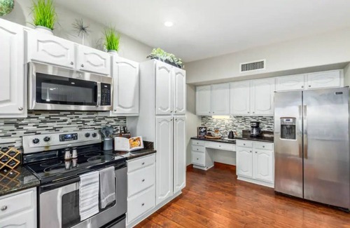 Foothills House | Pool and Jacuzzi + Rock slide + FUN amenities for all!