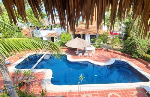 Hidalgo House | Pool and Oceanview 3bdrm house Steps to Manzanillo Beach
