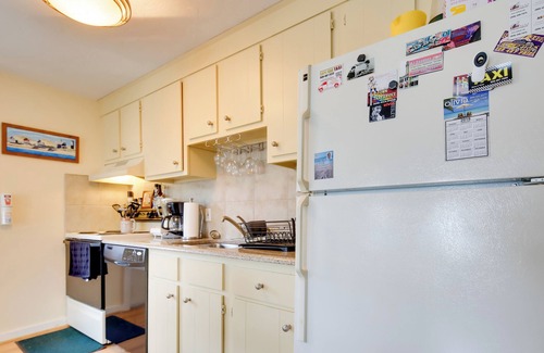 Provincetown Condo | Pool & Beach Access: Coastal Condo in Provincetown