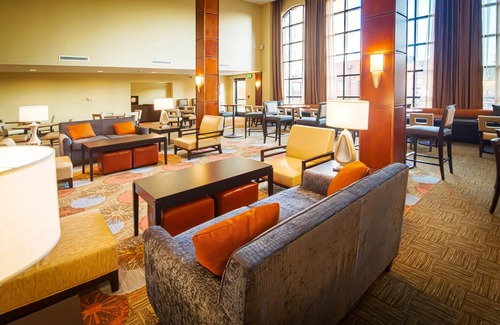 Northfield Apartment | Pool, Gym, Business Center Access. Free Breakfast Buffet Every Day!