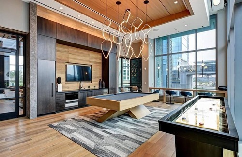 Reston Apartment | Pool, Gym, Yoga Deck | 2BR nr Reston TC & Metro