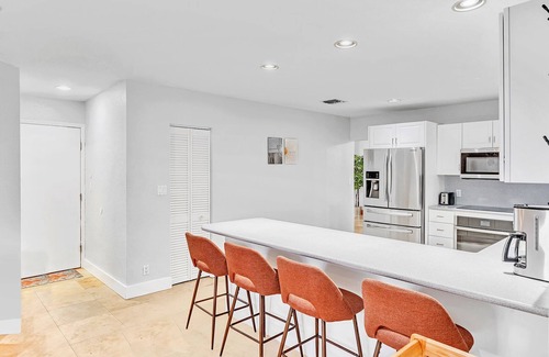 Cooper City Villa | Pool Heat I Firepit+BBQ I 75”TV I Foosbal I 581mbp
