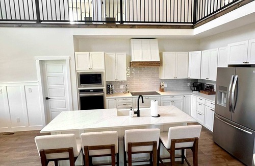 Williamstown House | Pool | Hot Tub | Game Room | Fire Pit | Playground