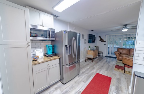 Okeechobee House | Pool, Hot tub, Kid & Pet Friendly! Near Lake, CLEAN