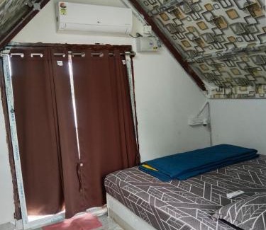 Kolhapur Apartment | Pool House Cotage Somasila