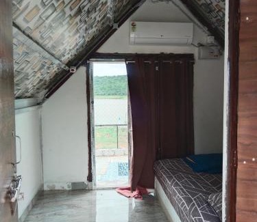 Kolhapur Apartment | Pool House Cotage Somasila
